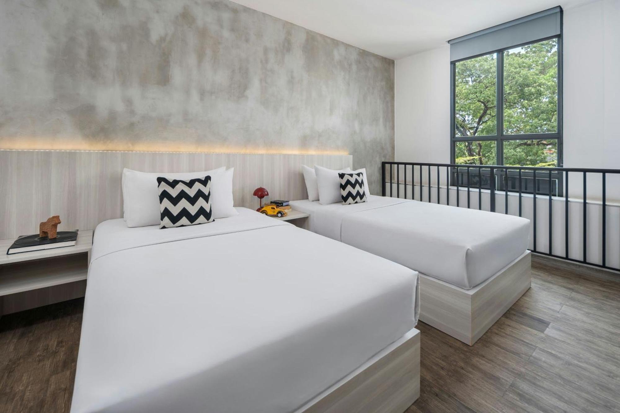 Moxy Bandung Hotel Exterior photo